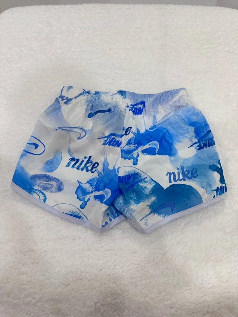 Nike White & Blue Girls' Dri-FIT Tee and Athletic Shorts Set - Picture 6 of 9